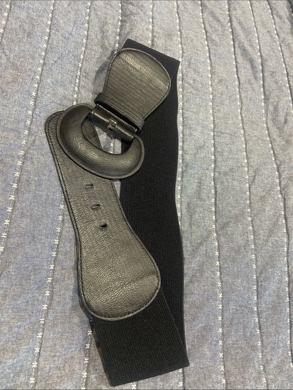 Black Elastic Waist Belt with Leather Accent